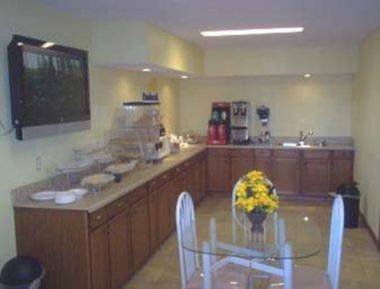 Days Inn by Wyndham Blakely