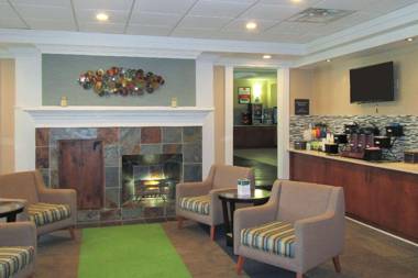 Econo Lodge Inn & Suites