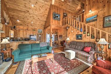 Pet-Friendly Cozy Cabin with Views By Black Rock!