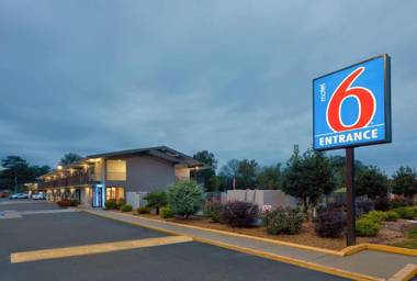 Motel 6-Columbus GA