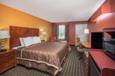 Travelodge by Wyndham Commerce GA Near Tanger Outlets Mall