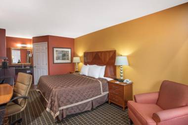 Travelodge by Wyndham Commerce GA Near Tanger Outlets Mall