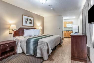 HomeTowne Studios by Red Roof Covington GA