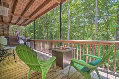 Lake Lanier Getaway with Grill and Pool Table!