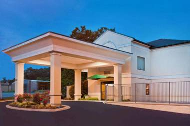 Super 8 by Wyndham Ft. Oglethorpe GA/Chatt TN Area