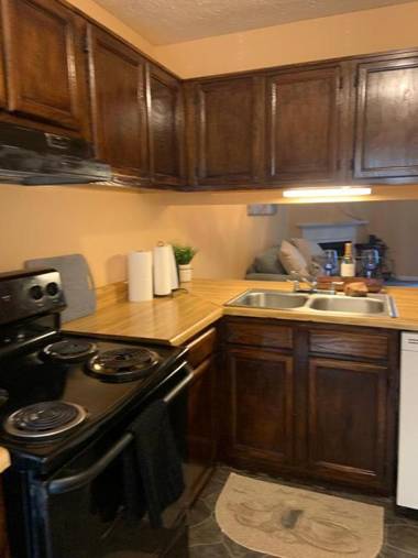 Cozy2Br-2&Half5BathCottage-Near the Historic StoneMTN Park