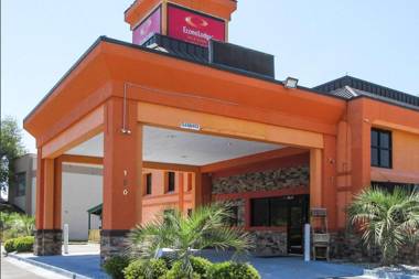Econo Lodge Inn & Suites Macon