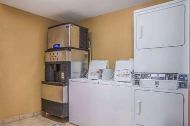 Rodeway Inn & Suites