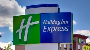 Holiday Inn Express & Suites - Milledgeville an IHG Hotel