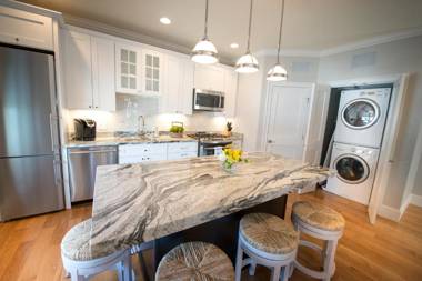 The Newport Lofts - 611 Thames Street