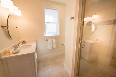 The Newport Lofts - 546 Thames Street