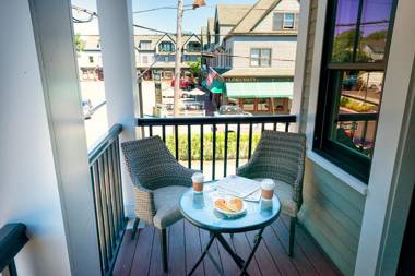 The Newport Lofts - 595 Thames Street