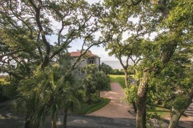 760 Ocean Blvd # 304