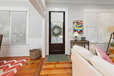 1052 Village Oals lane