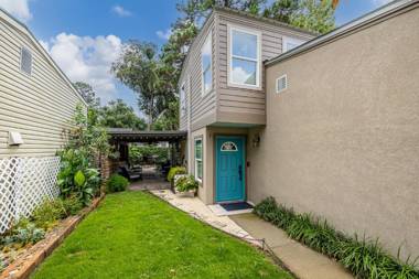 Beautifully appointed 3 bed - 2 bath cottage in Glynn Haven on St Simons!