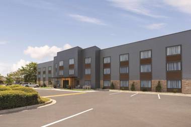 Country Inn & Suites by Radisson Savannah Midtown GA