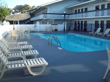 Days Inn by Wyndham Savannah Airport