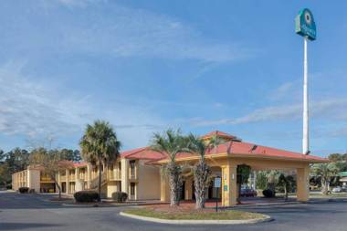 La Quinta Inn by Wyndham Savannah I-95