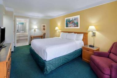 La Quinta Inn by Wyndham Savannah I-95