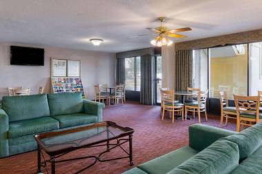 La Quinta Inn by Wyndham Savannah I-95
