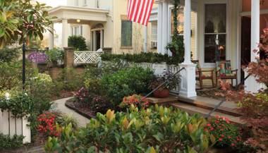 Azalea Inn and Villas