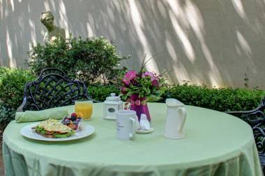 The Presidents' Quarters Inn