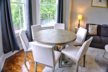 2 Bedroom Newly Renovated Townhome in Historic Savannah