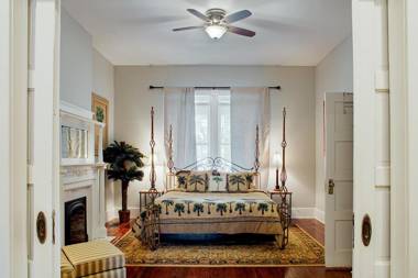 Newly Renovated Historic Savannah Townhome!