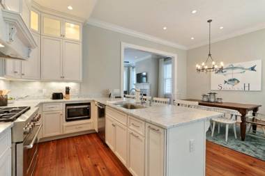 Congress Street Retreat