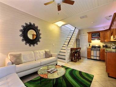 Forsyth Park West Carriage House