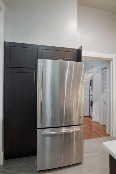 420Waldburg A · Modern Apt with Southern Charm Blocks from Forsyth