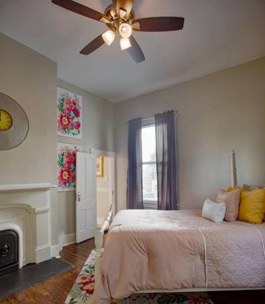 Huge 5 bed 5 bath in Historic Downtown Savannah
