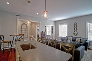 Newly Renovated 4 bed 3 bath and 2 Parking Spots