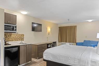 Clarion Pointe Savannah Gateway I-95