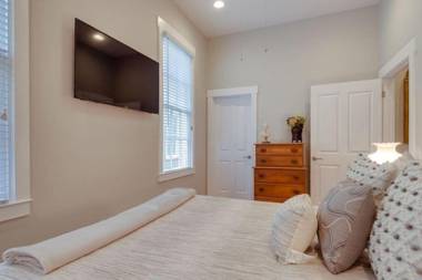 111 Waldburg street Beautifully Renovated Historic 5 bedroom 5 bath