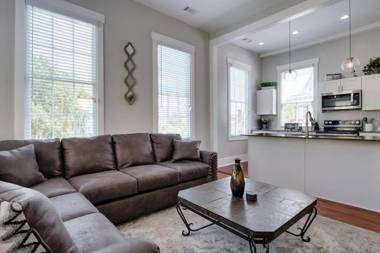 111 Waldburg street Beautifully Renovated Historic 5 bedroom 5 bath