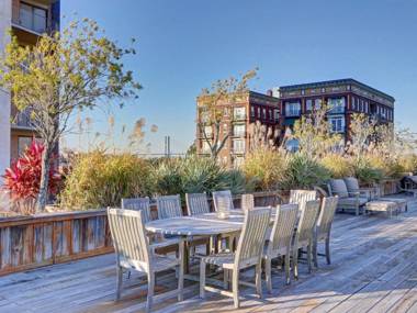 Heated Pool Access Flex Cancelation Penthouse Downtown with Private Rooftop Deck