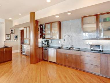 Heated Pool Access Flex Cancelation Penthouse Downtown with Private Rooftop Deck