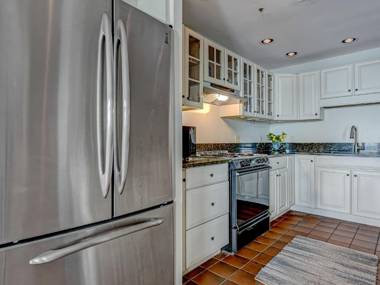 Brand New Listing! Private Roof Top Deck With Views of the Savannah River