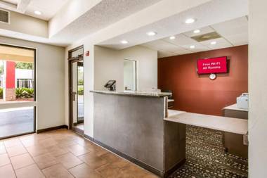 Red Roof Inn & Suites Statesboro - University