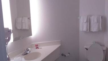 Howard Johnson by Wyndham Tifton