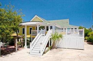 Georgianne Inn & Suites