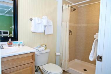 Georgianne Inn & Suites