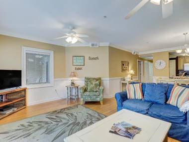 New Listing! Pool Views Steps to Beach Restaurants Shopping & More!