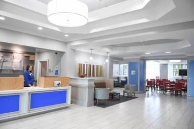 Holiday Inn Express & Suites - Valdosta an IHG Hotel