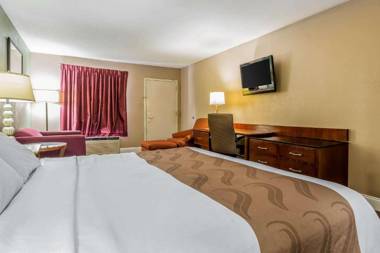 Quality Inn & Suites near Robins Air Force Base