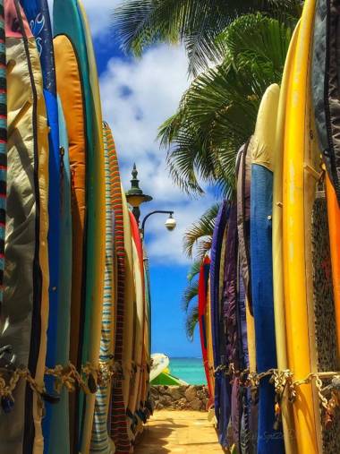 Tropical Studios at Marine Surf Waikiki - FREE PARKING - BEST LOCATION - FULL KITCHEN - SWIMMING POOL