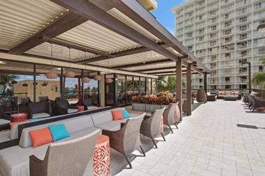 Spacious Waikiki Beach 2BR-Ocean View-Free Parking