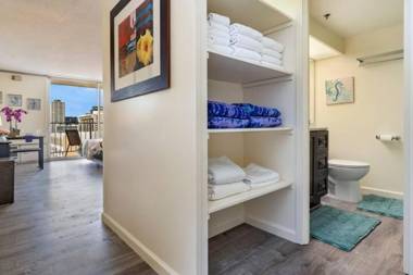 Marine Surf Waikiki 21th floor - Parking Included
