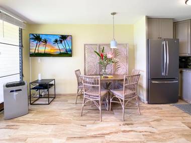 WBH D227 - Aloha La'i2 - Oceanfront/1b1b/Wifi/AC/Cable/Pool/Extras
